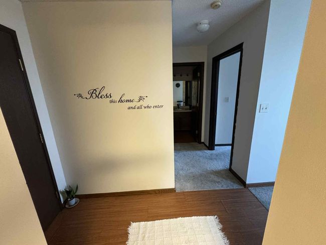 Unit's entry way.jpg | Image 11