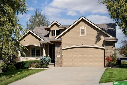 19218 Pasadena Cir, Omaha, NE, 68130-5012 | Card Image