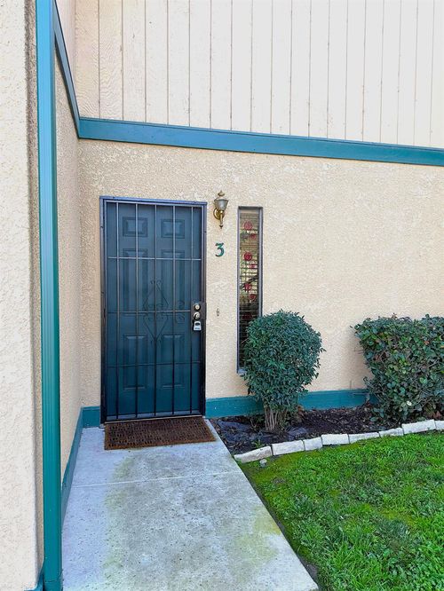 apt-3-331 N Capitola Ct, Porterville, CA, 93257-3172 | Card Image
