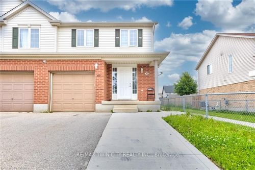 110 Commonwealth St, Kitchener, ON, N2E4K8 | Card Image