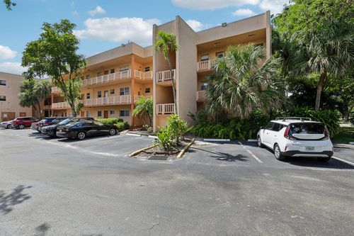 303-8400 Lagos De Campo Blvd, Tamarac, FL, 33321-3714 | Card Image