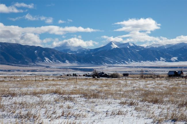 Tract 3 View of mountain feature | Image 36