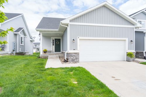 9655 Crowning Dr, West Des Moines, IA, 50266-5054 | Card Image