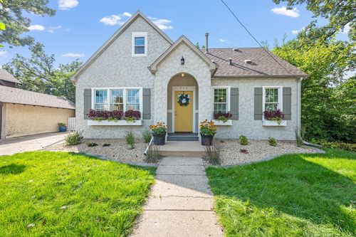 966 Albion Ave, Fairmont, MN, 56031-3007 | Card Image