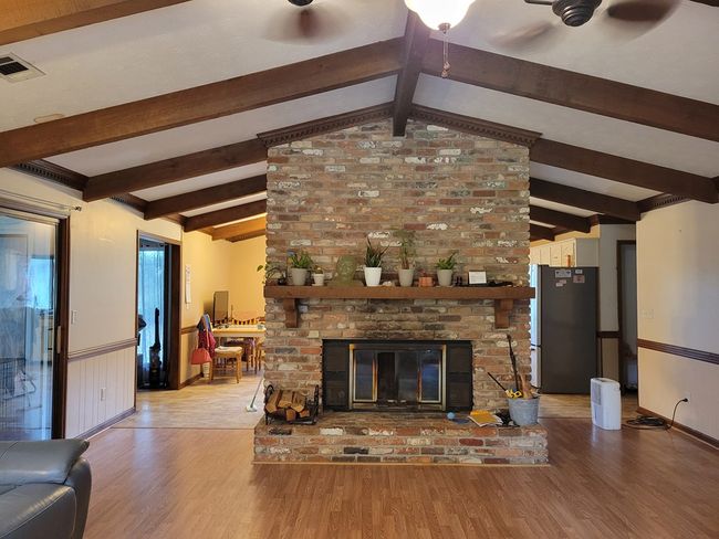 Living Room | Image 29