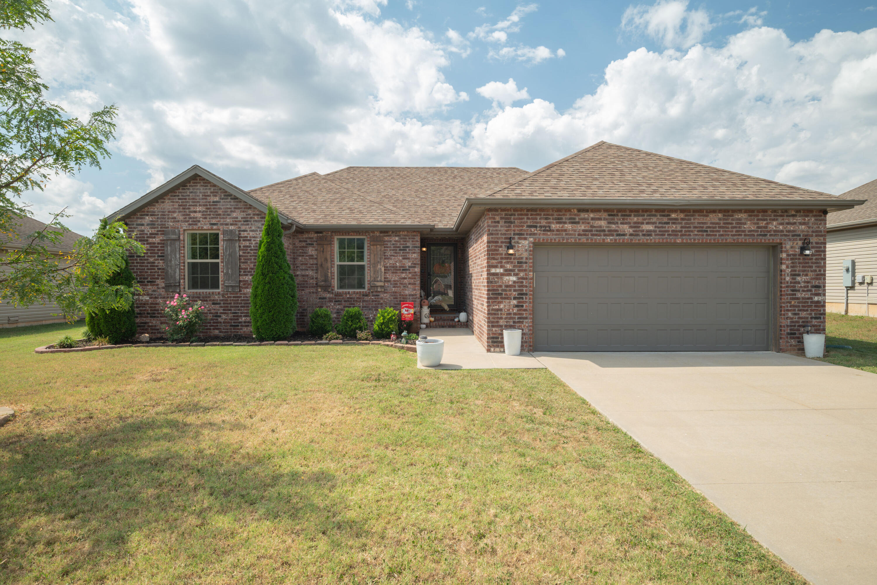 Venice Ave, Republic, MO 65738