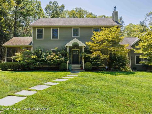 9 Estate Rd, Saugerties, NY, 12477-3271 | Card Image