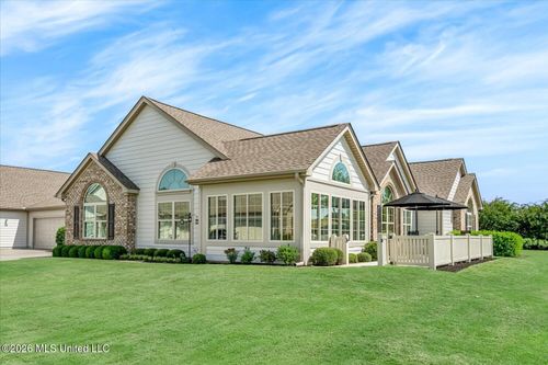 100-8665 Parkview Oaks Cir, Olive Branch, MS, 38654-6706 | Card Image
