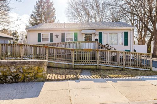 1243 New Boston Rd, Fall River, MA, 02720-4662 | Card Image