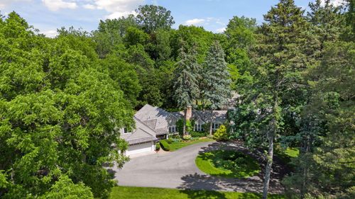 11155 Mill Run, Minnetonka, MN, 55305-3052 | Card Image