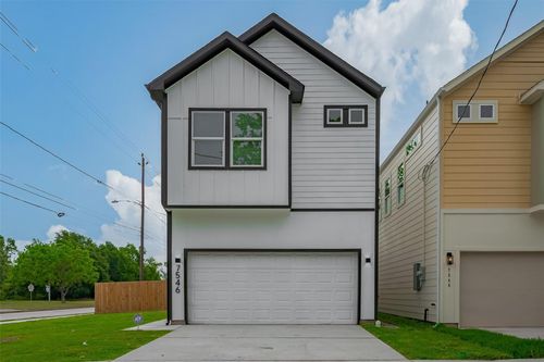 7546 Charlie St, Houston, TX, 77088-7604 | Card Image