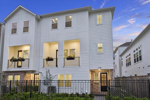 6330 Paddington Bend Dr, Houston, TX, 77008-3074 | Card Image