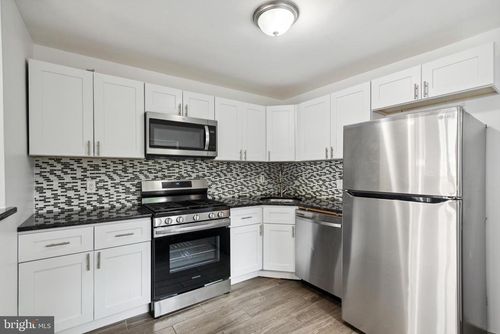 17 S 45th St, PHILADELPHIA, PA, 19104-2903 | Card Image