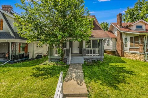 2219 E Meyer Blvd, Kansas City, MO, 64132-1138 | Card Image