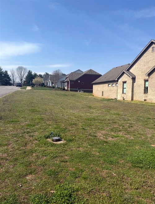 335 Traditions Blvd, Bowling Green, KY, 42103-7960 | Card Image