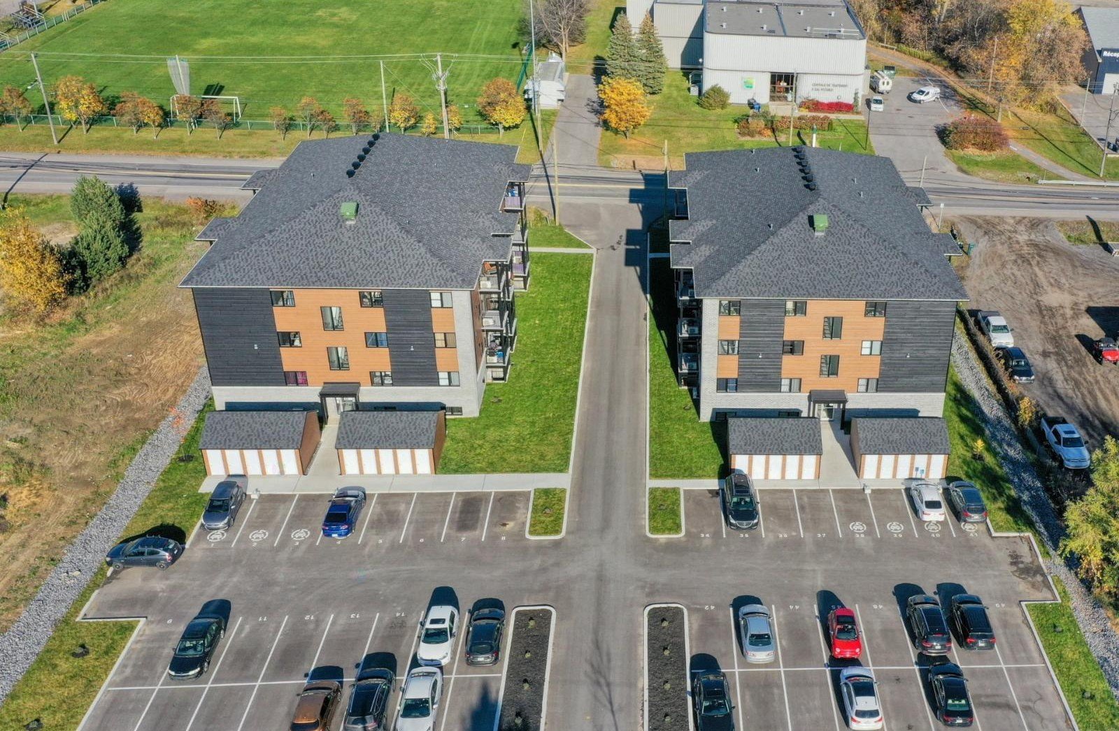 Residential Lease in Saint-Charles-Borromée 3