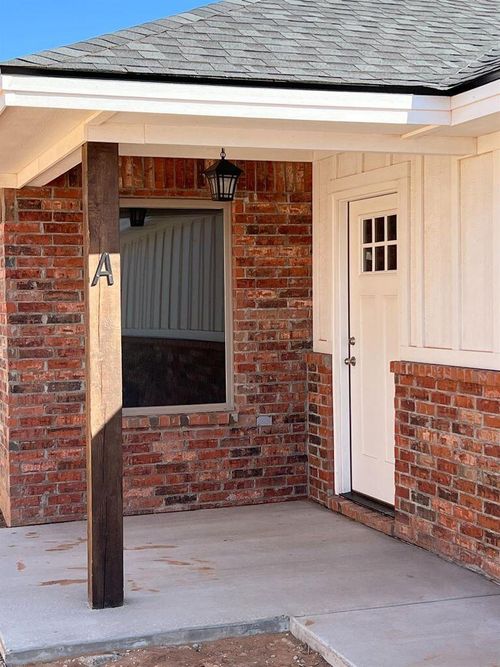 a-1407 17th St, Shallowater, TX, 79363-1020 | Card Image