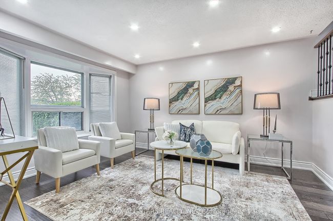 48 Archdekin Dr, House attached with 5 bedrooms, 3 bathrooms and 4 parking in Brampton ON | Image 6