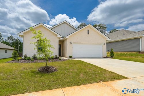 6015 Margie Collins Dr, Owens Cross Roads, AL, 35763-4820 | Card Image