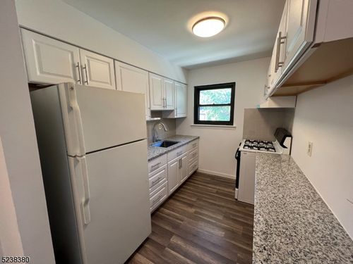 apt-12e-401 Us Highway 22, North Plainfield, NJ, 07060-3811 | Card Image