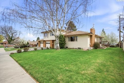 905 S Sharron St, Kennewick, WA, 99336-5209 | Card Image