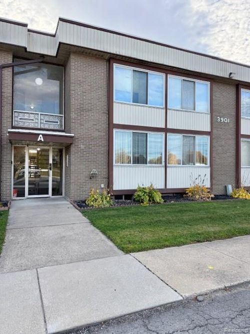 208-3901 Fort Street, Trenton, MI, 48183 | Card Image