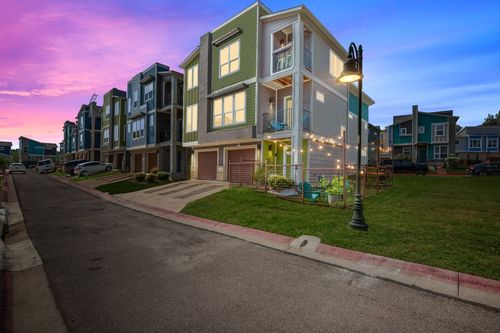 1925 Dinsdale Ln, Austin, TX, 78741-7214 | Card Image