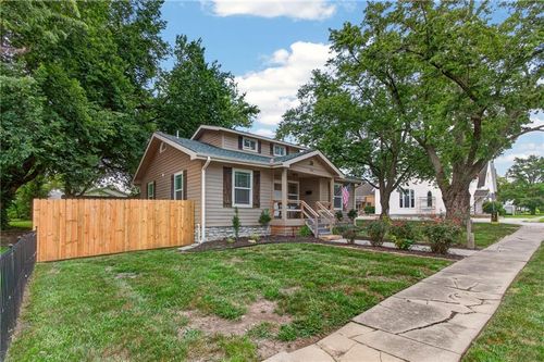 300 W Pine St, Butler, MO, 64730-1440 | Card Image