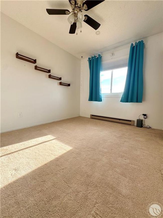 Upstairs Bedroom | Image 14