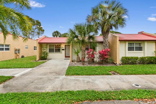 103 Lake Anne Dr, West Palm Beach, FL, 33411-2135 | Card Image