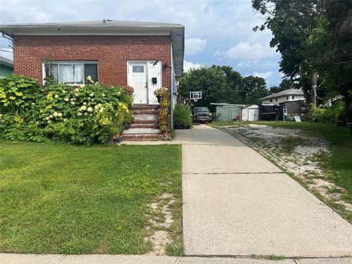 271 Stewart Avenue, Hempstead, NY, 11550 | Card Image