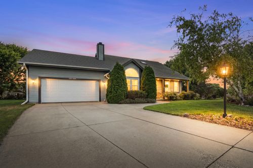 W246N5876 Partridge Ct, Sussex, WI, 53089-5035 | Card Image