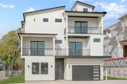 6816 Hartland Ave, Houston, TX, 77055-7609 | Card Image