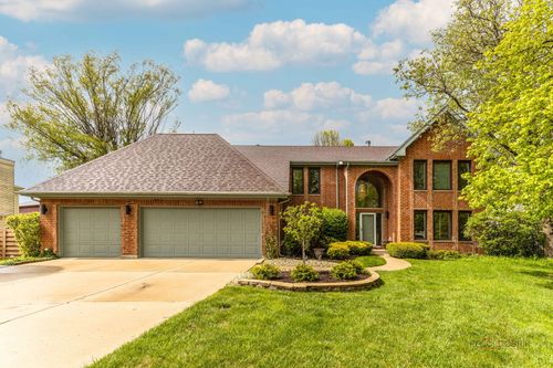 805 Summer Court, Buffalo Grove, IL, 60089 | Card Image