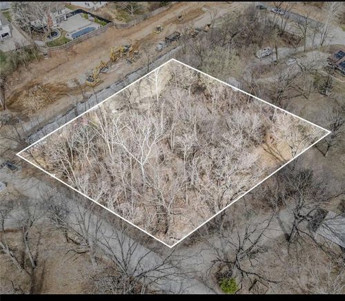 8001 Green Hills Rd, Kansas City, MO, 64151-1241 | Card Image