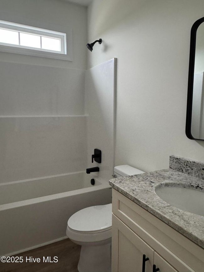 Guest Bathroom | Image 10