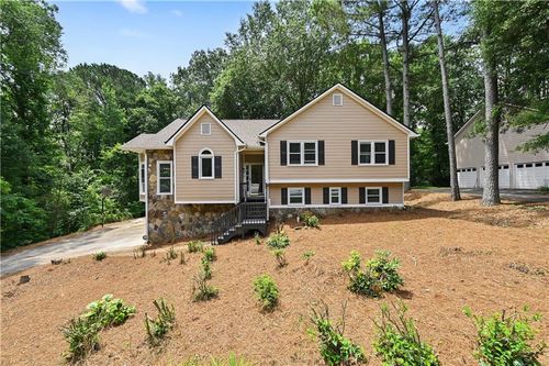 400 Hunt River Way, Suwanee, GA, 30024-2746 | Card Image