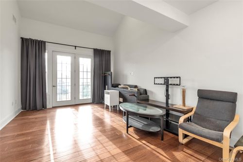 404-404 White Rose Ln, East Meadow, NY, 11554-2543 | Card Image