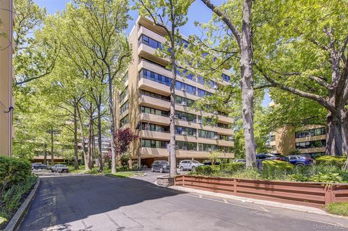 5d-10-10 166th St, Whitestone, NY, 11357-2234 | Card Image