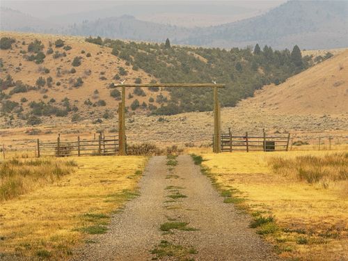1074 Crow Creek Rd, Toston, MT, 59643-9724 | Card Image