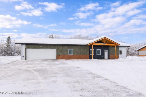 2802 W 1st Ave, North Pole, AK, 99705 | Card Image