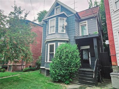 View of front facade featuring a front lawn | Image 2