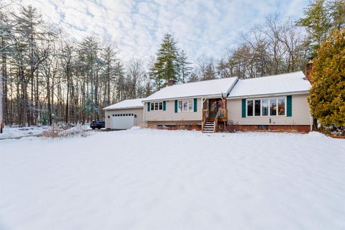 6 Yellow Wood Dr, Pelham, NH, 03076-4403 | Card Image
