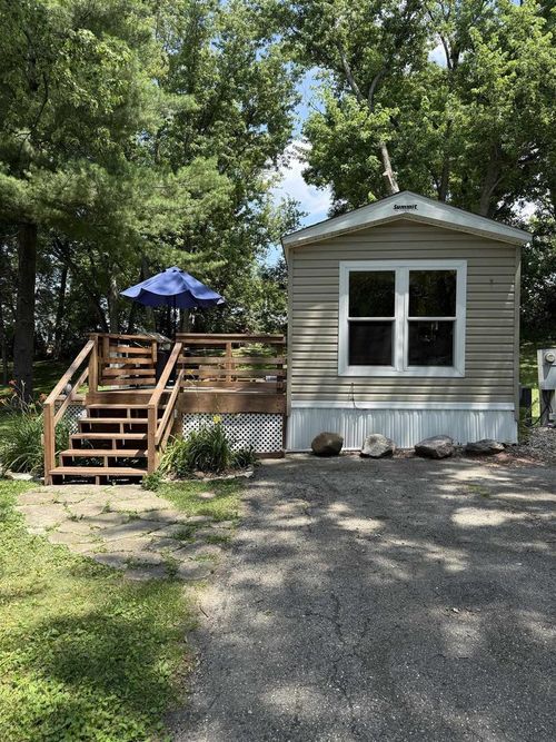 124 W Meadows Dr, Edgerton, WI, 53534-2405 | Card Image