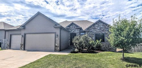 7377 Yankee Woods Dr, Lincoln, NE, 68516-9260 | Card Image