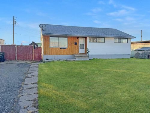 5004 35 Ave, Valleyview, AB, T0H3N0 | Card Image