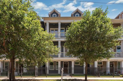 212 W 6th St, Houston, TX, 77007-2403 | Card Image