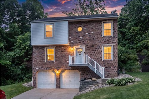 121 Shelbourne Drive, Moon/Crescent Twp, PA, 15108 | Card Image