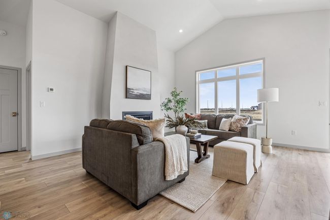 Living Room | Image 6