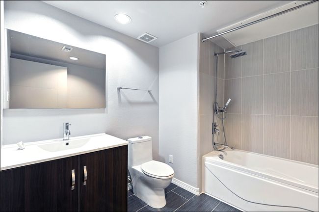 APT-2006 - 1100 W Trinity Mills Rd, Condo with 2 bedrooms, 2 bathrooms and null parking in Carrollton TX | Image 11